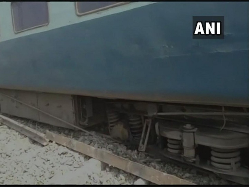 Ten coaches of the Tapi-Ganga Express derailin Bihar | बिहारमध्ये ताप्ती-गंगा एक्स्प्रेसचे तेरा डबे घसरले, चार जण जखमी