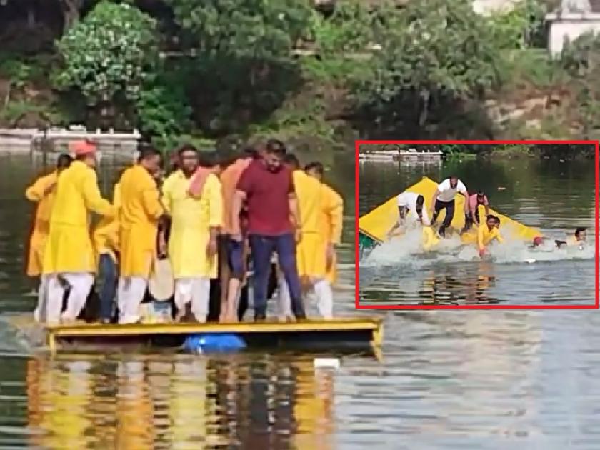 Raft overturns while immersing Ganesha idol of Miraj police, all policemen safe | Sangli: मिरजेत पोलिसांच्या गणेशमूर्तीचे विसर्जन करताना तराफा उलटला, सर्व पोलीस सुरक्षित