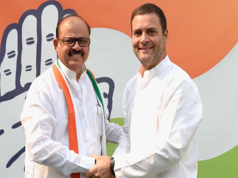Delhi: Former NCP leader Tariq Anwar joined Congress in presence of party president Rahul Gandhi | राष्ट्रवादीचे संस्थापक झाले काँग्रेसवासी; तारिक अन्वर यांची 'घरवापसी'