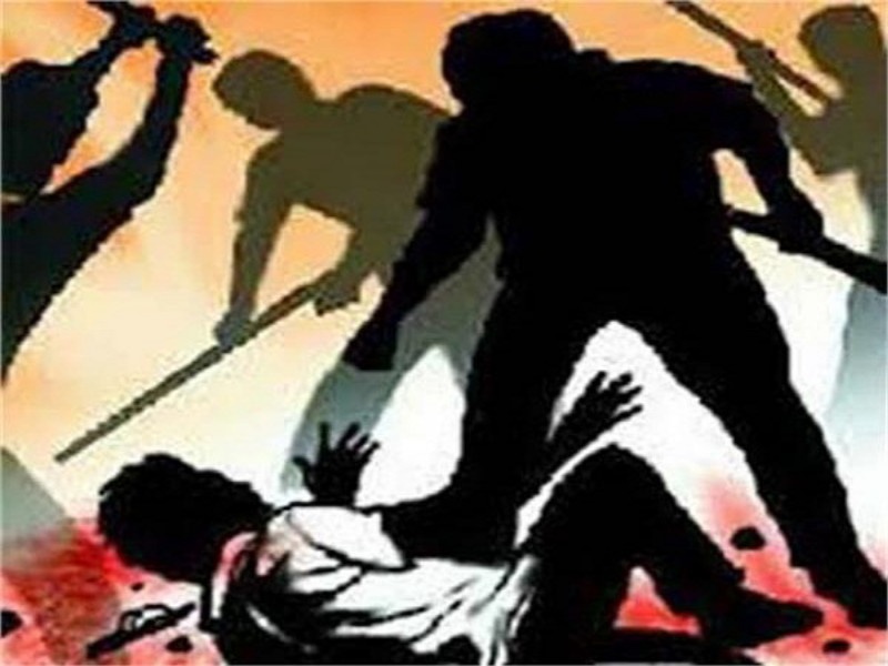 Sword, sickle attack on youth in Gultekdi area of Pune; Case filed against 6 persons | पुण्यातील गुलटेकडी परिसरात तरुणावर तलवार, कोयत्याने वार; ६ जणांवर गुन्हा दाखल