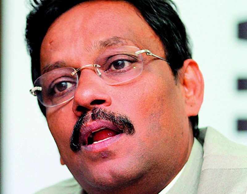 Hammered to School Education Minister Vinod Tawde | शालेय शिक्षणमंत्री विनोद तावडे यांना दणका