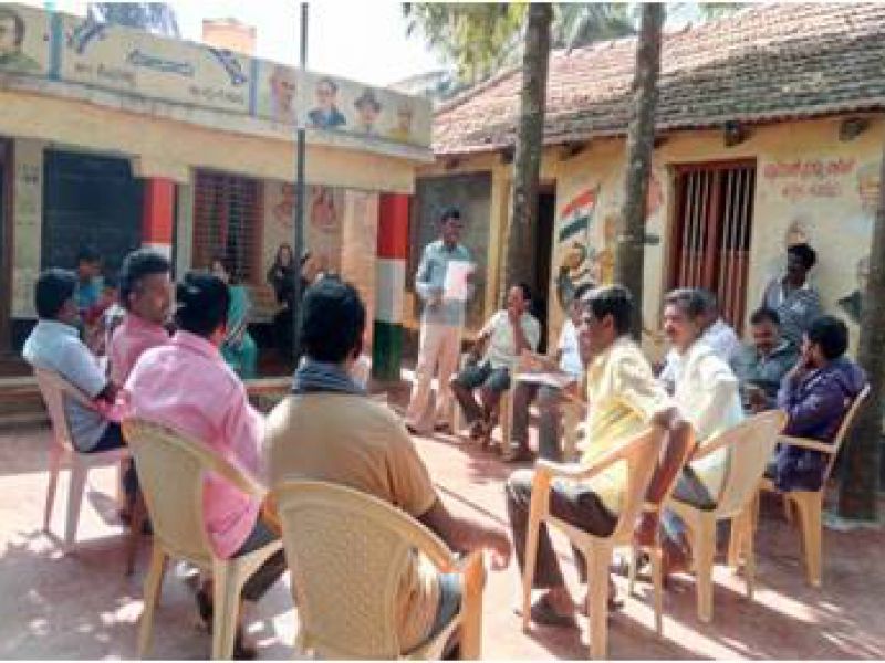 Gram Panchayat entrusted to Guruji: anger among teachers | गुरुजींना दिली ग्रामपंचायतीची जबाबदारी  : शिक्षकांमध्ये संताप