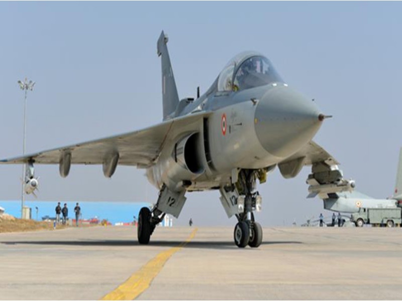 tejas fighter jet is amazing: Army Chief Bipin Rawat | तेजस मधील उड्डाण अद्भुत : लष्कर प्रमुख बिपीन रावत