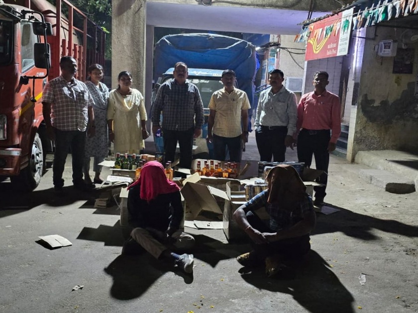 Thane: Smuggling of fake liquor through food boxes, worth Rs 14 lakh seized | Thane: खाद्यपदार्थांच्या खोक्यातून बनावट मद्याची तस्करी, १४ लाखांचा मुद्देमाल जप्त