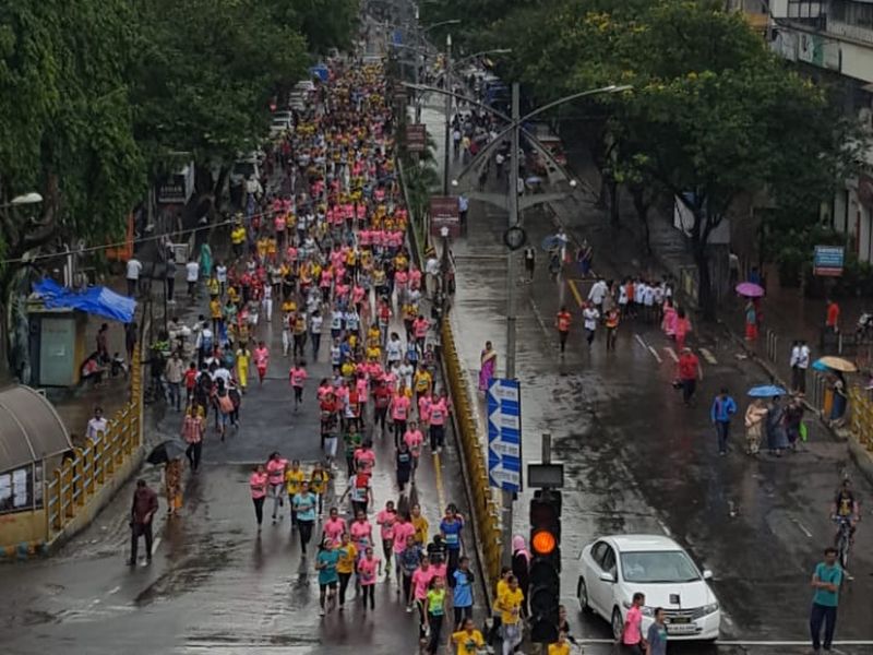 29th Thane mayor Varsha marathon, run for public awareness for plastic and organ donation | 29व्या ठाणे महापौर वर्षा मॅरेथॉनला प्रारंभ, प्लॅस्टिक मुक्तीच्या संदेशासोबत अवयदान जनजागृतीसाठी धाव