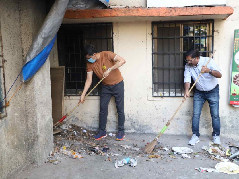 Commissioner Saurabh Rao took up the broom and interacted with the citizens giving the message of cleanliness | आयुक्त सौरभ राव यांनी हाती घेतला झाडू, सफाईचा संदेश देत नागरिकांशी साधला संवाद