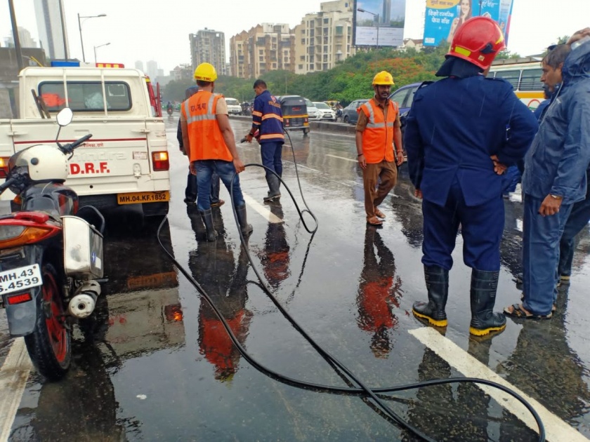 Thane: Mud spilled on Mumbai-Nashik highway in Thane; No one is hurt | Thane: ठाण्यात मुंबई नाशिक महामार्गावर सांडले चिखल; कोणालाही दुखापत नाही