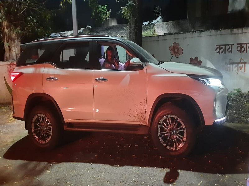stolen expensive car sale olx police raided pimpri chinchwad | चोरीची महागडी गाडी ‘ओएलक्स’वर विकायला काढली अन् पोलिसांची धाड पडली...