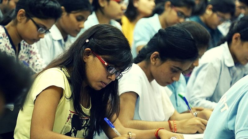 The ‘tension’ of ‘admission’ to eleventh grade students; Process stopped due to Maratha reservation | अकरावीच्या विद्यार्थ्यांना ‘अ‍ॅडमिशन’चे ‘टेन्शन’;  मराठा आरक्षणामुळे थांबली प्रक्रिया