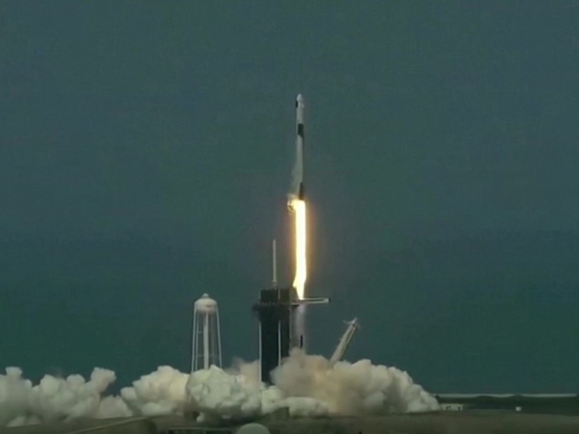 NASA's Space X launch; 9 years after the American astronaut into space hrb | नासाचे स्पेस एक्स लाँच; 9 वर्षांनंतर अमेरिकेचे अंतराळवीर अंतराळात