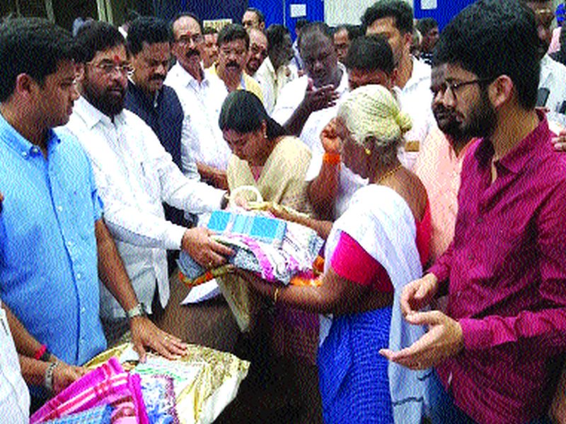 12 thousand patients treated in Kerala by Shiv Sena medical team | शिवसेना वैद्यकीय पथकाकडून केरळमध्ये १२ हजार रुग्णांवर उपचार
