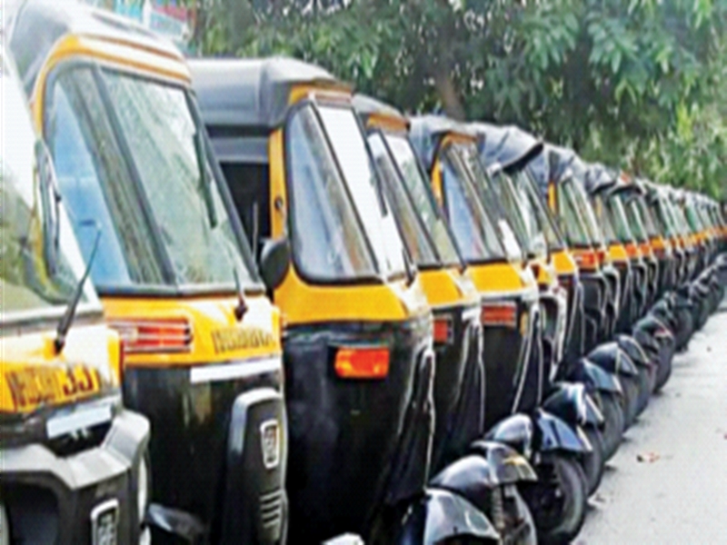 Government rickshaw pullers harm women rickshaw pullers | महिला रिक्षाचालकांशी शासन अन् नेत्यांचा दुजाभाव