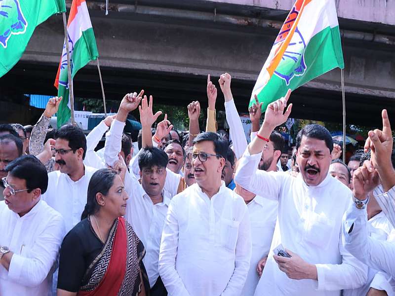 BJP government fears Priyanka Gandhi, Congress aggressors protesting against arrest | भाजपा सरकार प्रियंका गांधींना घाबरते, अटकेच्या निषेधार्थ काँग्रेस आक्रमक
