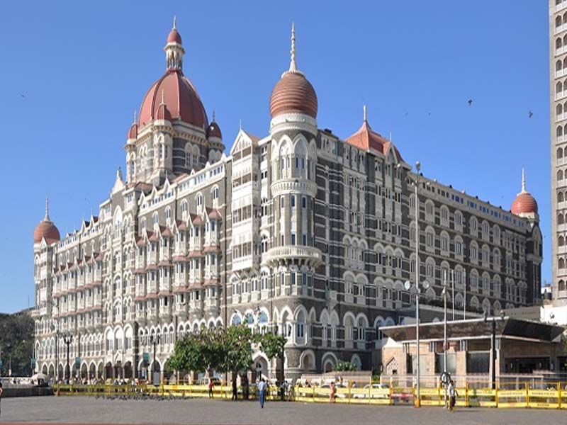 Taj hotel bomb threat! The system is alerted after receiving a call from Pakistan | ताज हॉटेल बॉम्बने उडवण्याची धमकी! पाकिस्तानातून फोन आल्याने यंत्रणा सतर्क