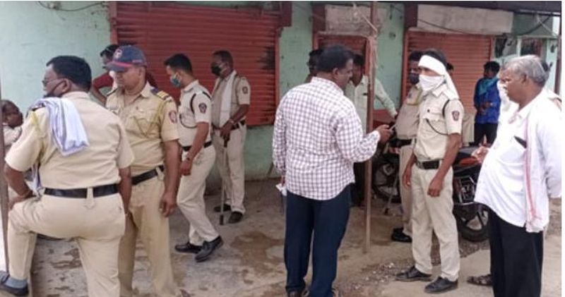 Three injured in knife attack at Ambikapur-Chitoda | अंबिकापूर-चितोडा येथे तुंबळ हाणामारी; चाकू हल्ल्यात तिघे जखमी