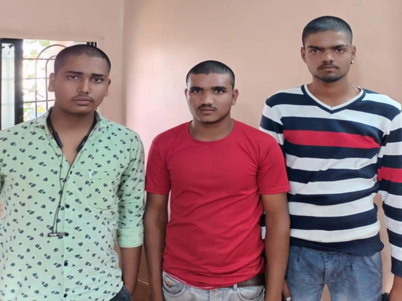 Three Loni Kalbhor absconders after murdering a friend from Parbhani are in the net of police | परभणीहून मित्राचा खून करून फरार तिघे लोणी काळभोर पोलिसांच्या जाळ्यात