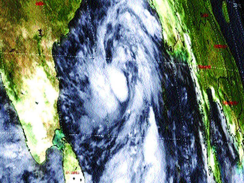 'Titli' cyclone in Bay of Bengal; Will move north-east | बंगालच्या उपसागरात ‘टिटली’ चक्रीवादळ; ईशान्येकडे सरकणार