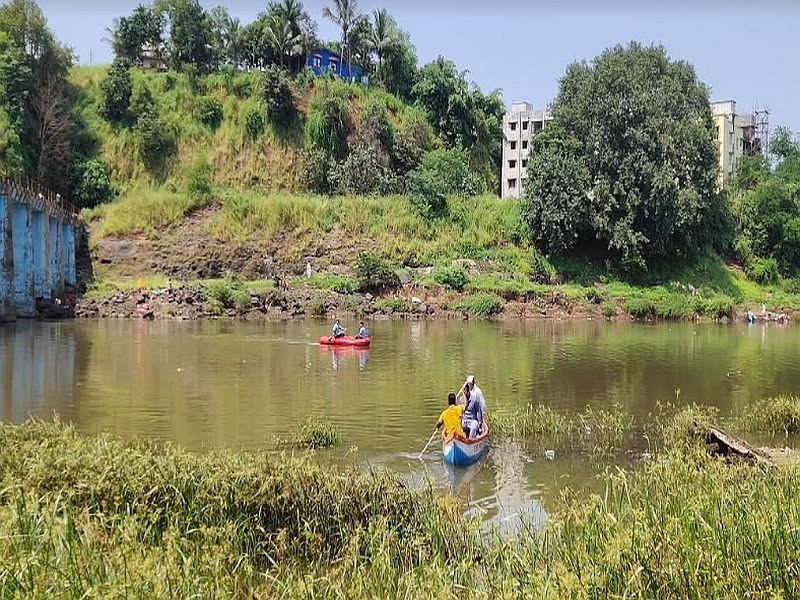 four People drown in vasundari river titwala | टिटवाळ्यात देवीच्या विसर्जनाला गेलेले चार जण बुडाले 