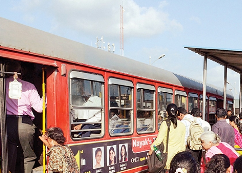 If the passengers of the Thane transport service take the strike, then the cases will be filed against private buses | ठाणे परिवहन सेवेच्या थांब्यावरील प्रवासी उचलल्यास खाजगी बसेसच्या विरोधात होणार गुन्हे दाखल