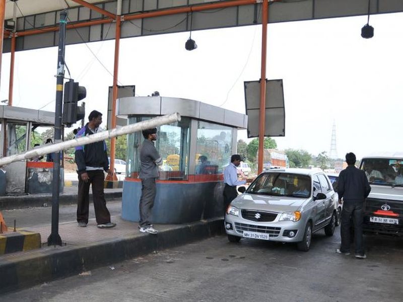 After the warning of NCP, the toll collection is going on only one toll plaza | राष्ट्रवादीच्या इशार्‍यानंतर एकाच टोलनाक्यावर टोलवसुली