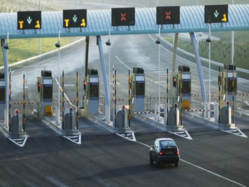 Investigate toll collection through retired judges | निवृत्त न्यायाधीशांमार्फत टोलवसुलीची चौकशी करा