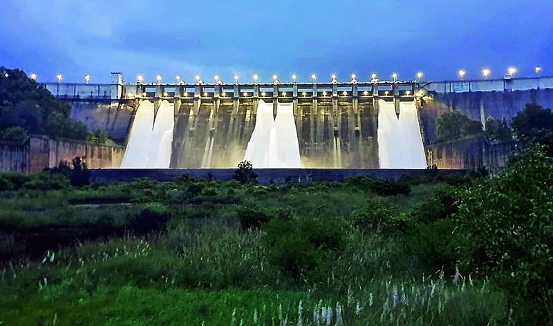 Totladoh overflow: All 14 doors of the dam are opened | तोतलाडोह ओव्हरफ्लो: धरणाचे सर्व १४ दरवाजे उघडले