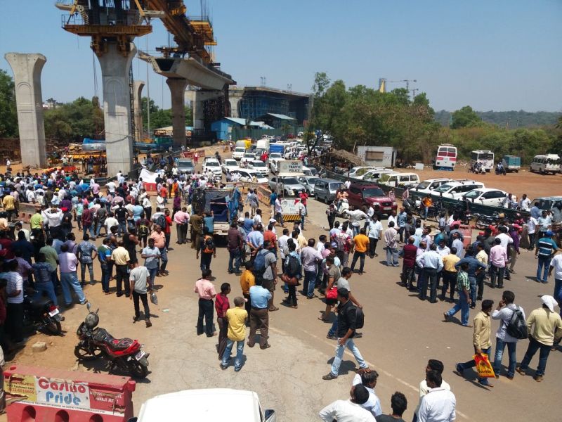 Mining activist protested on mandavi bridge in goa | खाण आंदोलक पणजीत धडकले, मांडवी पुलांवरील वाहतूक रोखली