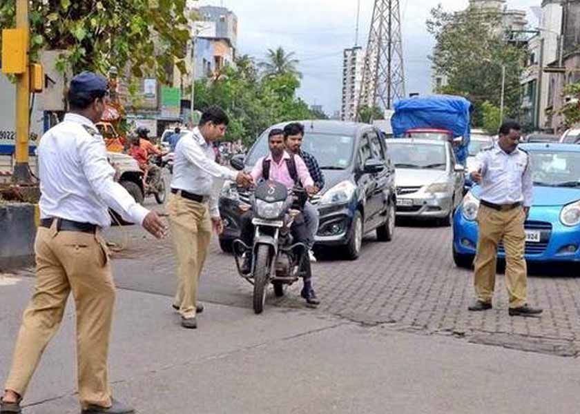 Show documents to police on mobile, amendment in motor vehicle law | पोलिसांना मोबाईलवर दाखवा कागदपत्रे, मोटार वाहन कायद्यात दुरुस्ती