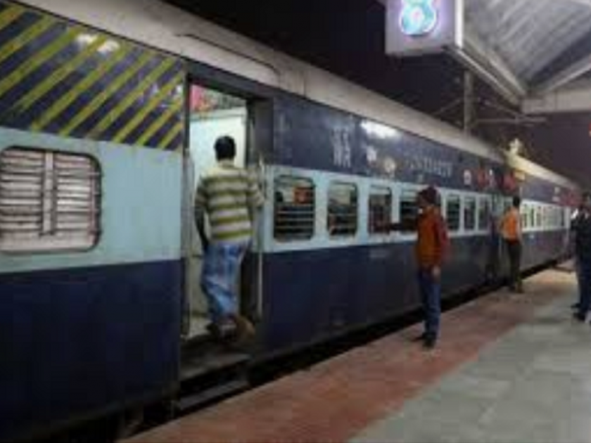 Strange management of Central Railway! The 8 pm Aurangabad-Mumbai train left at 7 am today | मध्य रेल्वेचा अजब कारभार; रात्री ८ वाजेची औरंगाबाद-मुंबई रेल्वे आज सकाळी ७ वाजता गेली