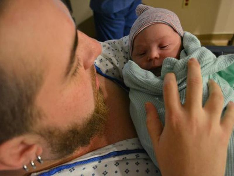 Transgender gives birth to baby | ट्रान्सजेंडर व्यक्तीने दिला बाळाला जन्म