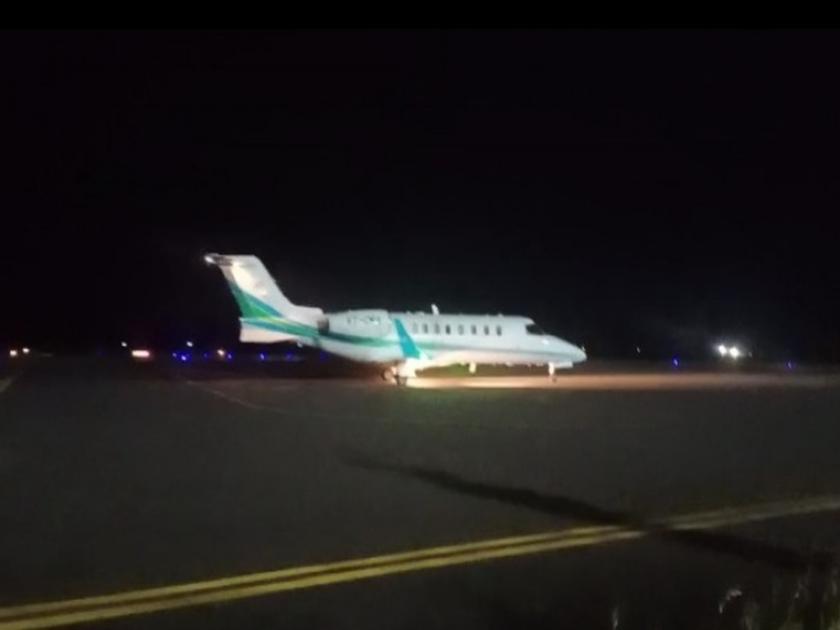 First night flight from Kolhapur to 'Tirupati'; Minister Uday Samant left with his family | कोल्हापुरातून पहिल्यांदाच रात्रीच्या विमानाचे ‘तिरूपती’कडे उड्डाण; मंत्री उदय सामंत कुटुंबियांसह रवाना