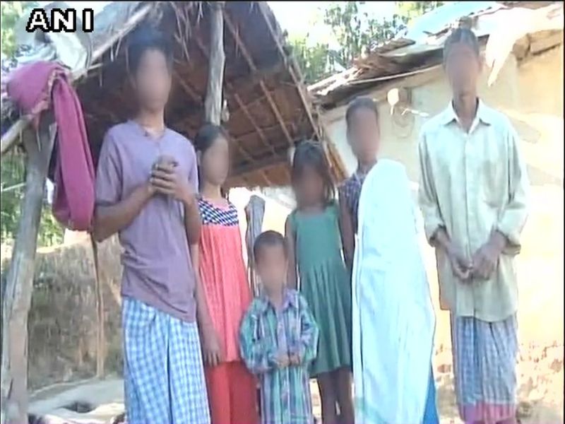 man sold his 8 months old daughter for 200 rs in tripura | गरिबीला कंटाळून बापानं 8 महिन्यांच्या मुलीला विकलं केवळ 200 रुपयांना