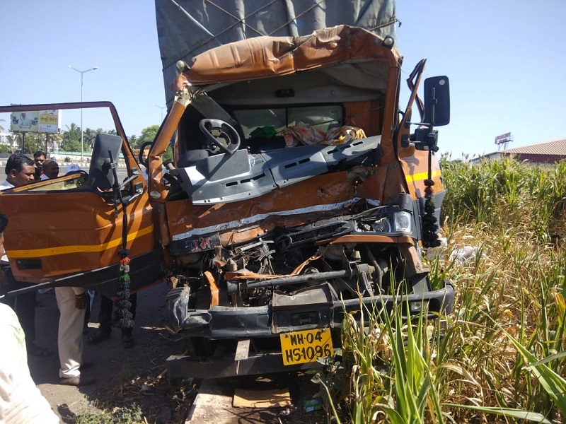  Accident on Nashik-Pune Expressway: Truck owner's death | नाशिक-पुणे बाह्यवळण महामार्गावर अपघात : ट्रकचालकाचा मृत्यू