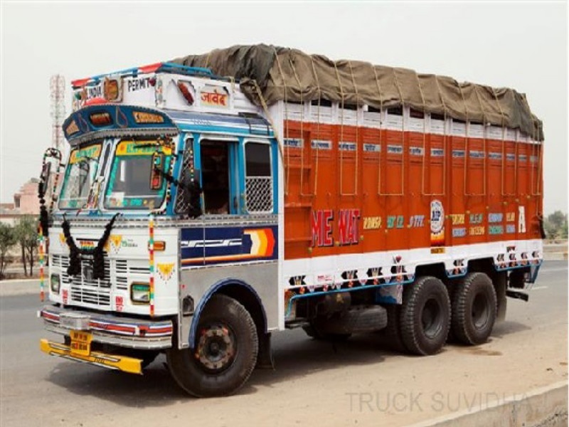 50,000 trucks daily coming and going from city areas | शहराच्या हद्दीतून दररोज ५० हजार ट्रकची ये-जा