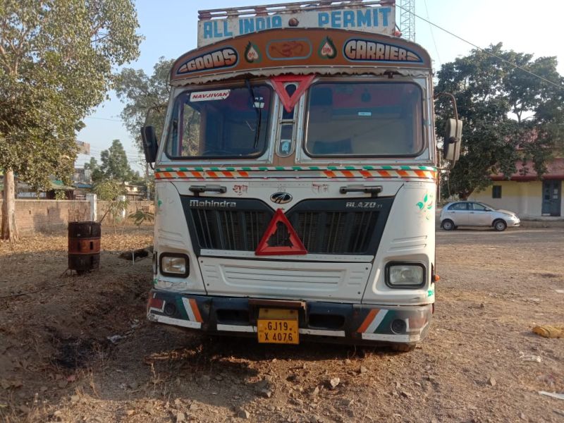 The truck crushed the cyclist youth near Murtijapur | भरधाव ट्रकने सायकलस्वार युवकास चिरडले