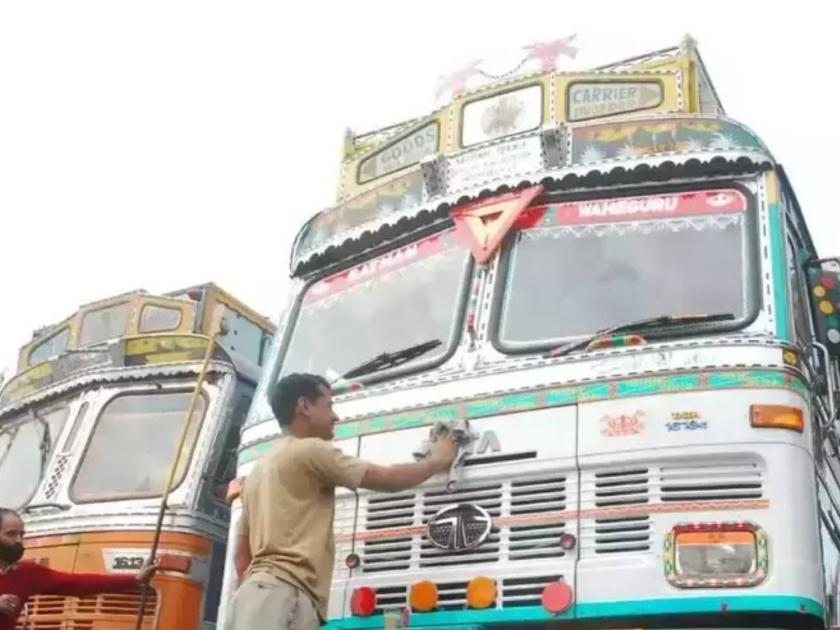Make our salary also 50 thousand rupees; 50 truck drivers gathered together and made an important demand | आमचाही पगार ५० हजार रुपये करा; ५० ट्रक चालकांनी एकत्र जमून केली महत्त्वाची मागणी