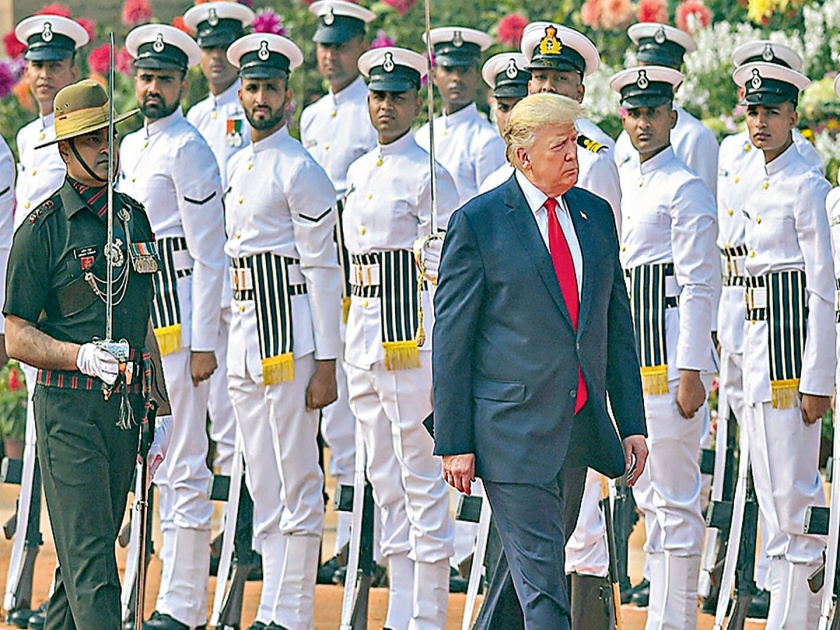 Donald Trump accorded ceremonial welcome guard of honour at Rashtrapati Bhavan kkg | ट्रम्प यांचे राष्ट्रपती भवनात शाही स्वागत; २१ तोफांची दिली सलामी