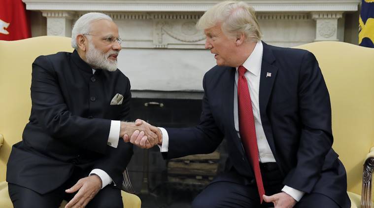 Trump Said Similar Line With Indian Reporters Like Pakistanis | डोनाल्ड ट्रम्प यांनी केलं मोदींचं कौतुक; तुमच्यासोबत असणारे पत्रकार माझ्याकडे असते तर...