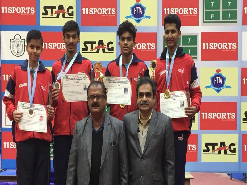 Maharashtra's table tennis player win 8 more medal in the national championship | महाराष्ट्राच्या टेबल टेनिसपटूंचा राष्ट्रीय स्पर्धेत दबदबा, तीन चॅम्पियन्स