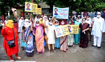Nagpur Vikas Parishad's agitation for support of Mundhe | मुंढे यांच्या समर्थनार्थ नागपूर विकास परिषदेचे धरणे