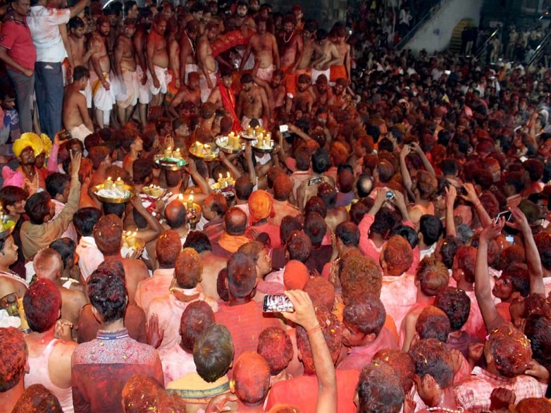 The Goddess of Tulajabhani simoulanghan; The five-day commencement of Shramnidra | तुळजाभवानी देवीचे सीमोल्लंघन उत्साहात; पाच दिवसीय श्रमनिद्रेस सुरुवात