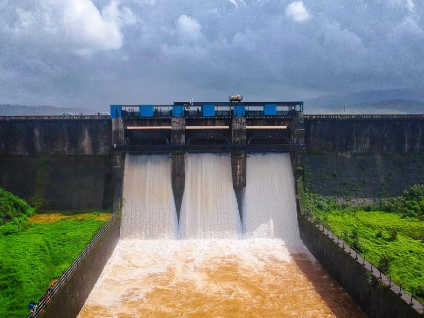 Tulsi Dam at Dhamod Radhanagari Taluka Kolhapur District is 93 percent full | कोल्हापूर: तुळशी धरण ९३ टक्के भरले, धरणातून पाण्याचा विसर्ग सुरु