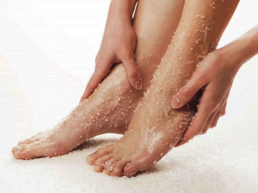 how to make homemade foot scrub for soft feet | पायांचं सौंदर्य वाढवण्यासाठी अतिशय उपयुक्त ठरतील 'हे' 4 होममेड फूट स्क्रब!