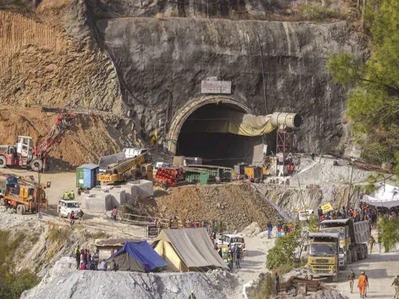 Claimed to be rocks in the Silkyara Tunnel survey, mounds of mud found during construction | सर्वेक्षणात खडक असल्याचा दावा, बांधकाम करताना आढळले मातीचे डोंगर; नेमकं प्रकरण काय?, पाहा