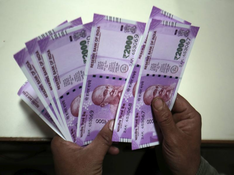 ATM will stop giving 2 thousand rupee notes from april kkg | कोणत्याच एटीएममध्ये यापुढे नसतील दोन हजारांच्या नोटा