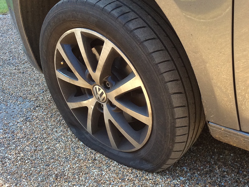 Why vehicle slips or get puncture in rainy season | पावसाळ्यात टायर पंक्चर किंवा वाहने का घसरतात? कशी काळजी घ्यावी...