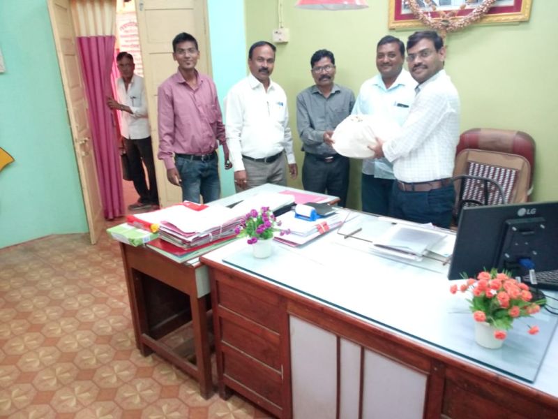 The first Uchanda Gram Panchayat of Jalgaon district has been made of Paperless | जळगाव जिल्ह्यातील पहिली उचंदा ग्रामपंचायत झाली पेपरलेस