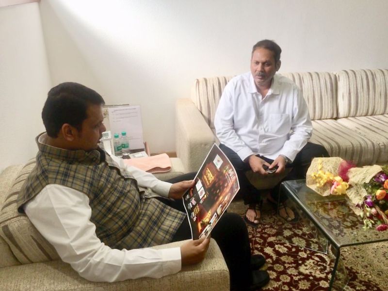 MP Udayan Raje meets CM Devendra Fadanvis on varsha bungalow in mumbai | साताऱ्यात रंगल्या कॉलरच्या गप्पा... मात्र उदयनराजेंची मुख्यमंत्र्यांशी चर्चा