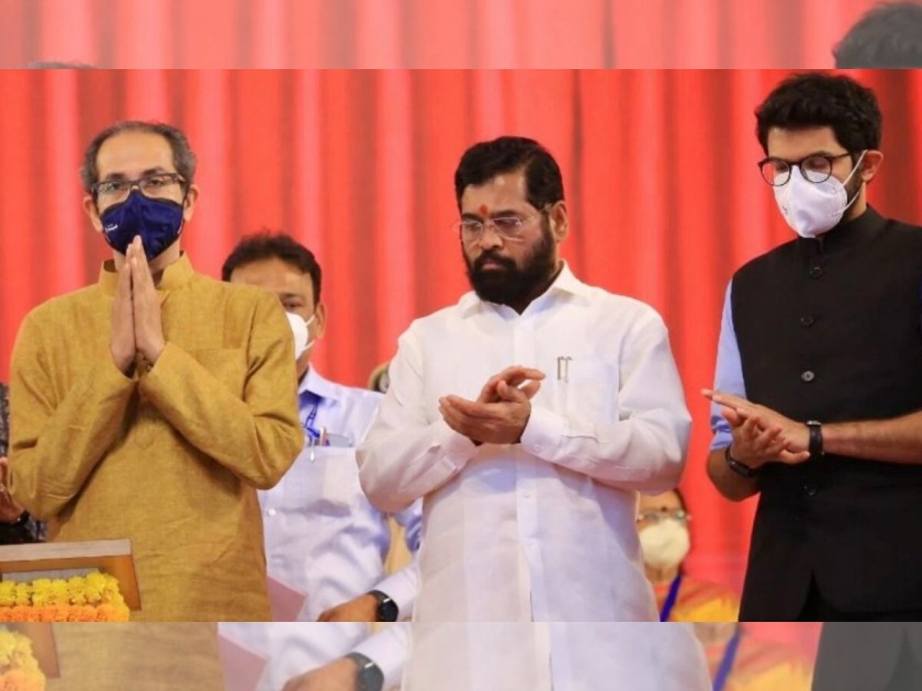 Chief Minister Uddhav Thackeray, while interacting with Shiv Sena office bearers today, has criticized Minister Eknath Shinde. | "आदित्यला 'बडवे' म्हणायचं आणि स्वतःचा मुलगा खासदार; ही वीट डोक्यात हाणणार!"