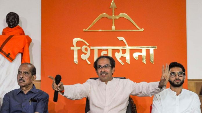 'Khuje Hindutva supporters beat Thackeray' | ‘खुजे हिंदुत्व असलेल्यांनी ठाकरे यांना डावलले’